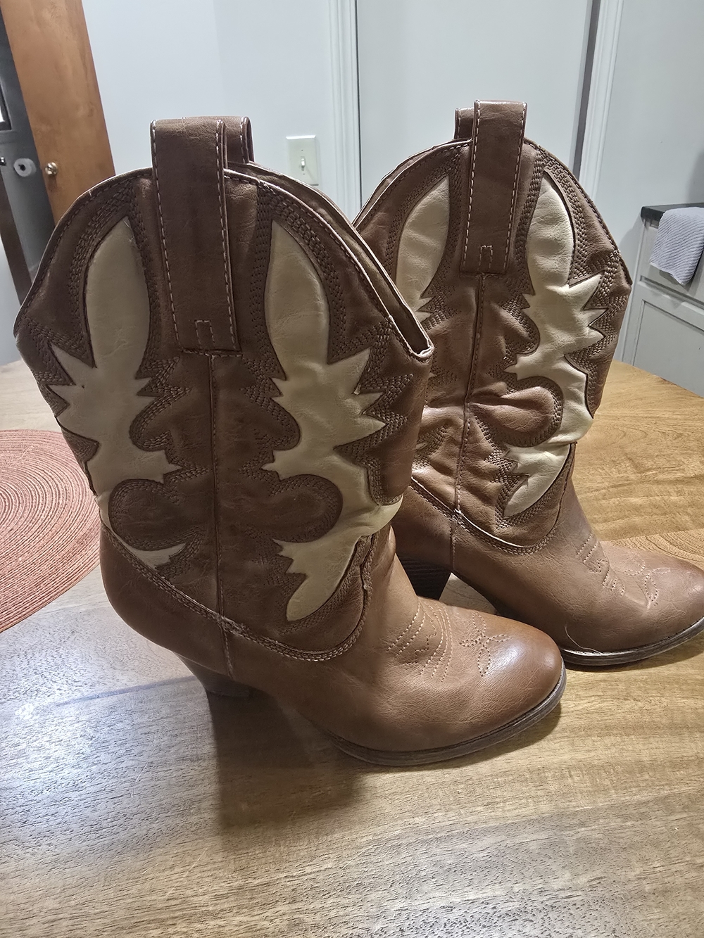 Mia Brown and Cream Western Cowgirl Boots - Women's Stylish Short Shaft